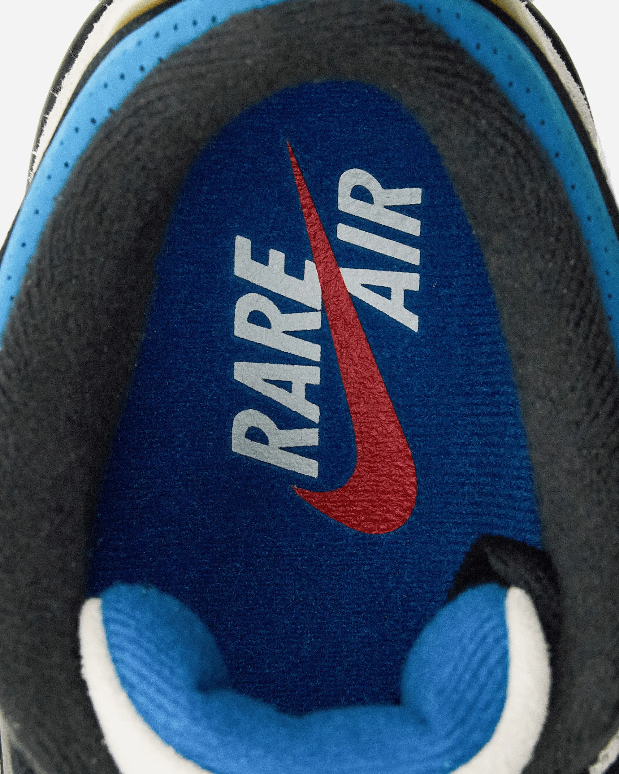 Air Jordan 3 Retro OG 'Rare Air' Sneakers Black / Chile Red / Military Blue