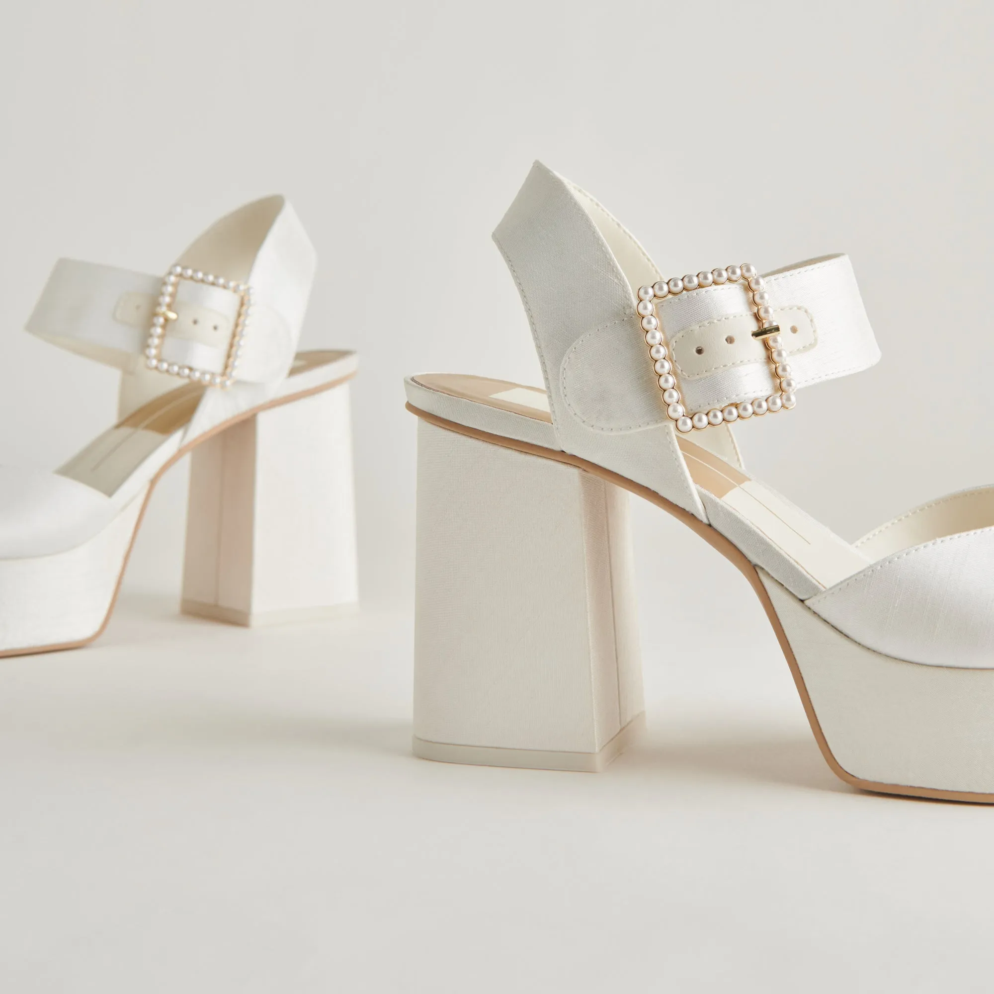 BOBBY PEARL HEELS WHITE PEARLS - re:vita