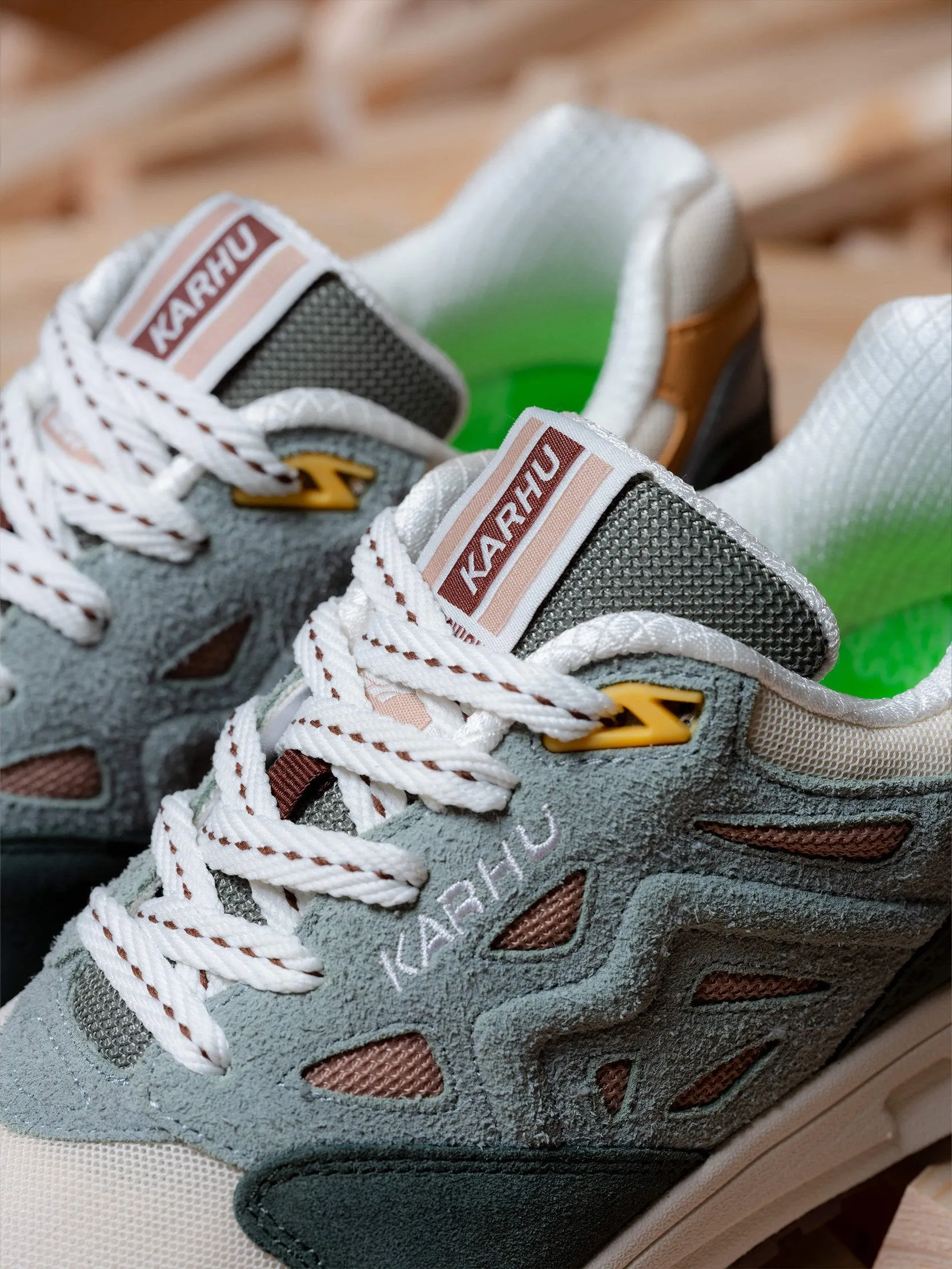 LEGACY 96 "MÖLKKY" PACK - LAUREL WREATH / WARM TAUPE