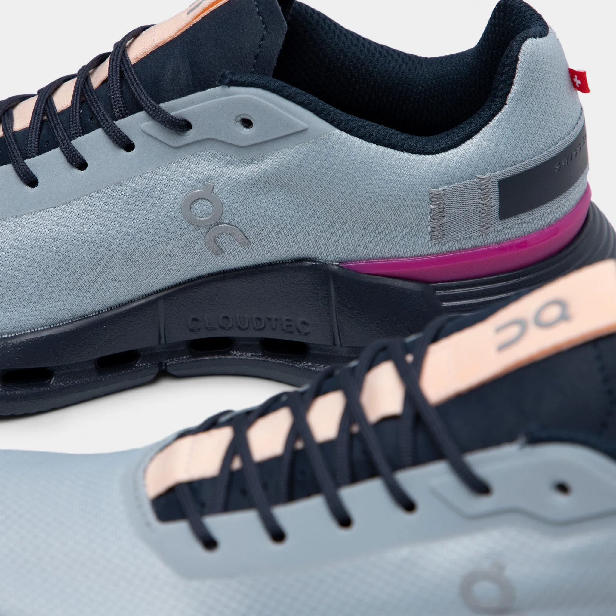 On Women's Cloudnova Form Glacier / Aurora
