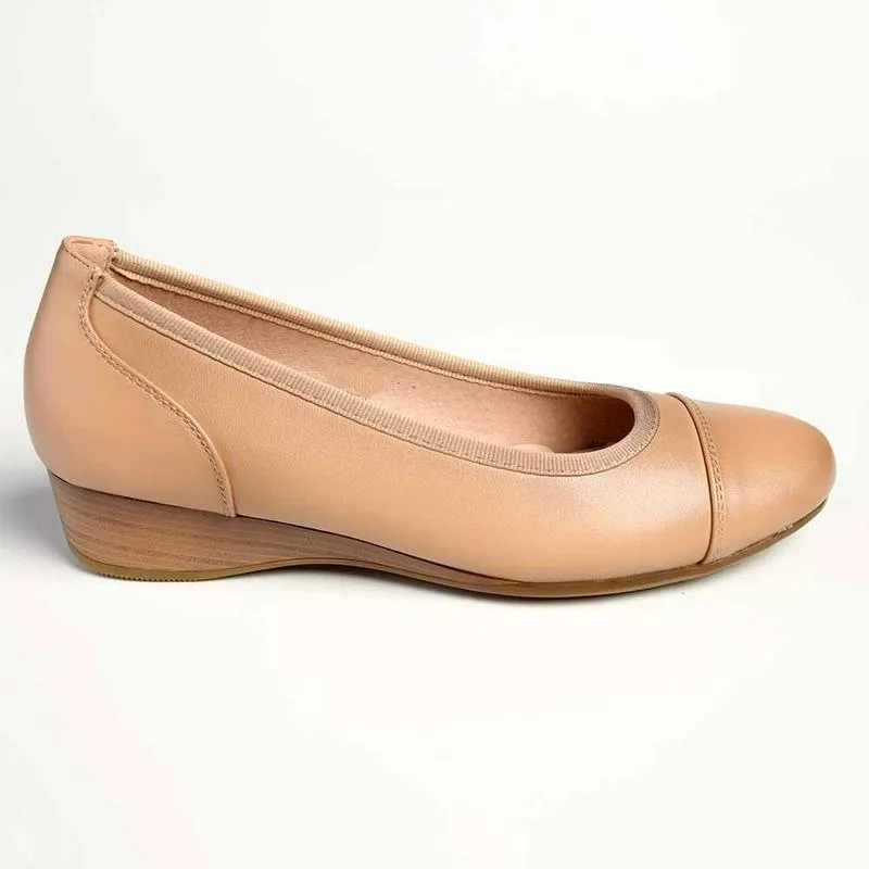 Soft Style By Hush Puppies Rishelle Wedge - Dark Beige Mono