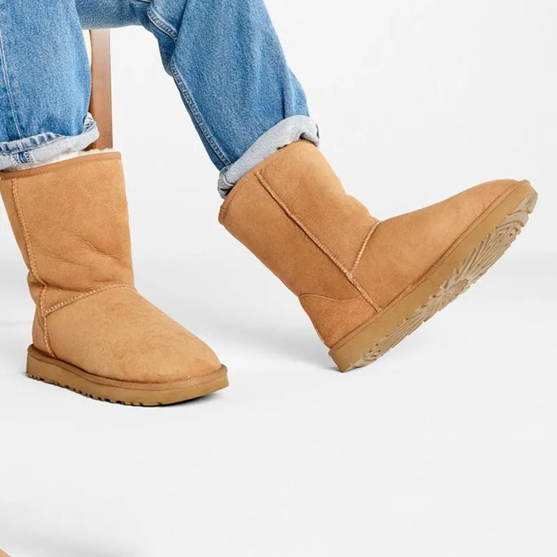 UGG Classic Short ll Boot - Chestnut