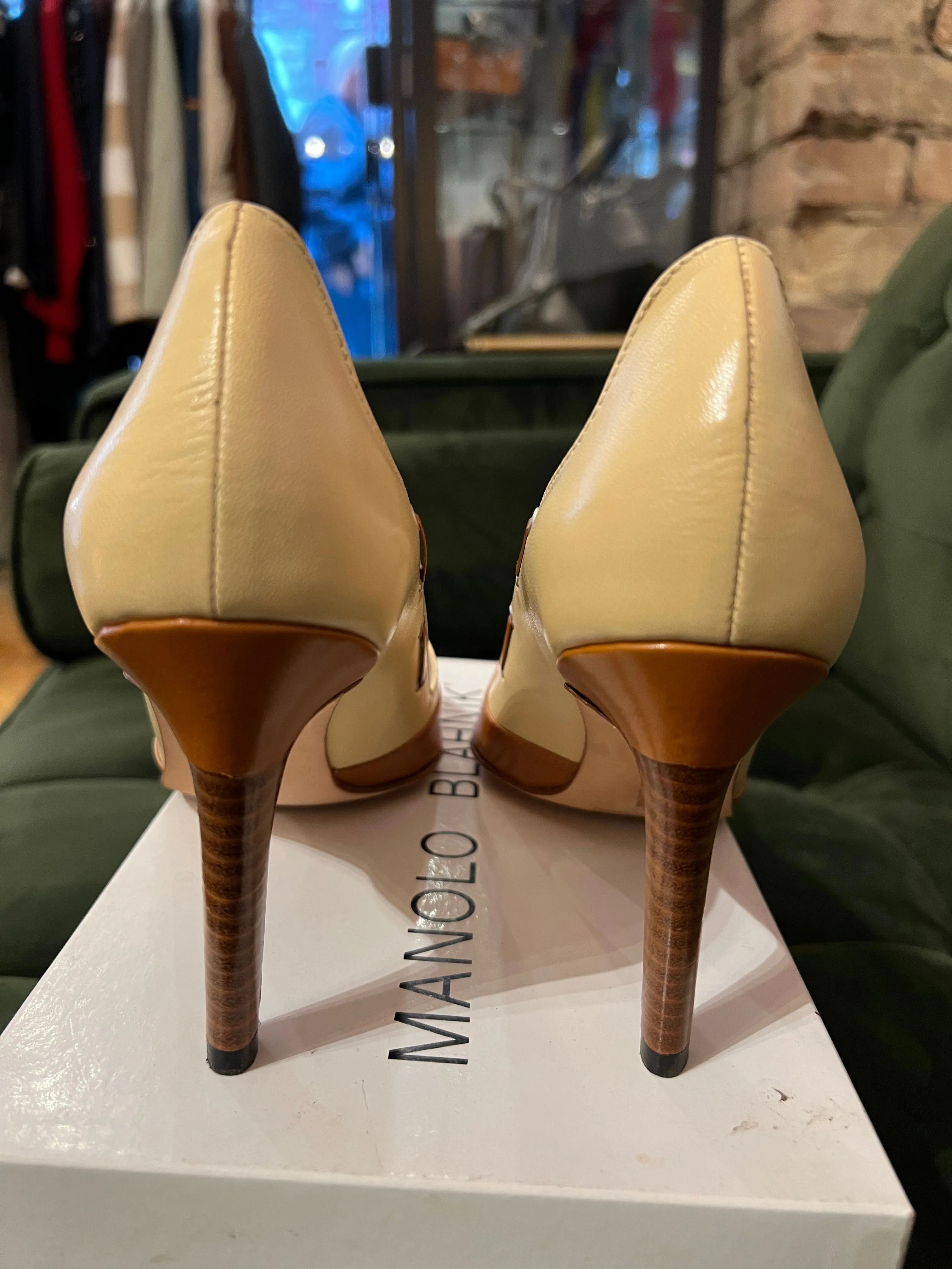 Vintage Manolo Blahnik Cream Leather Shoes - UK 5