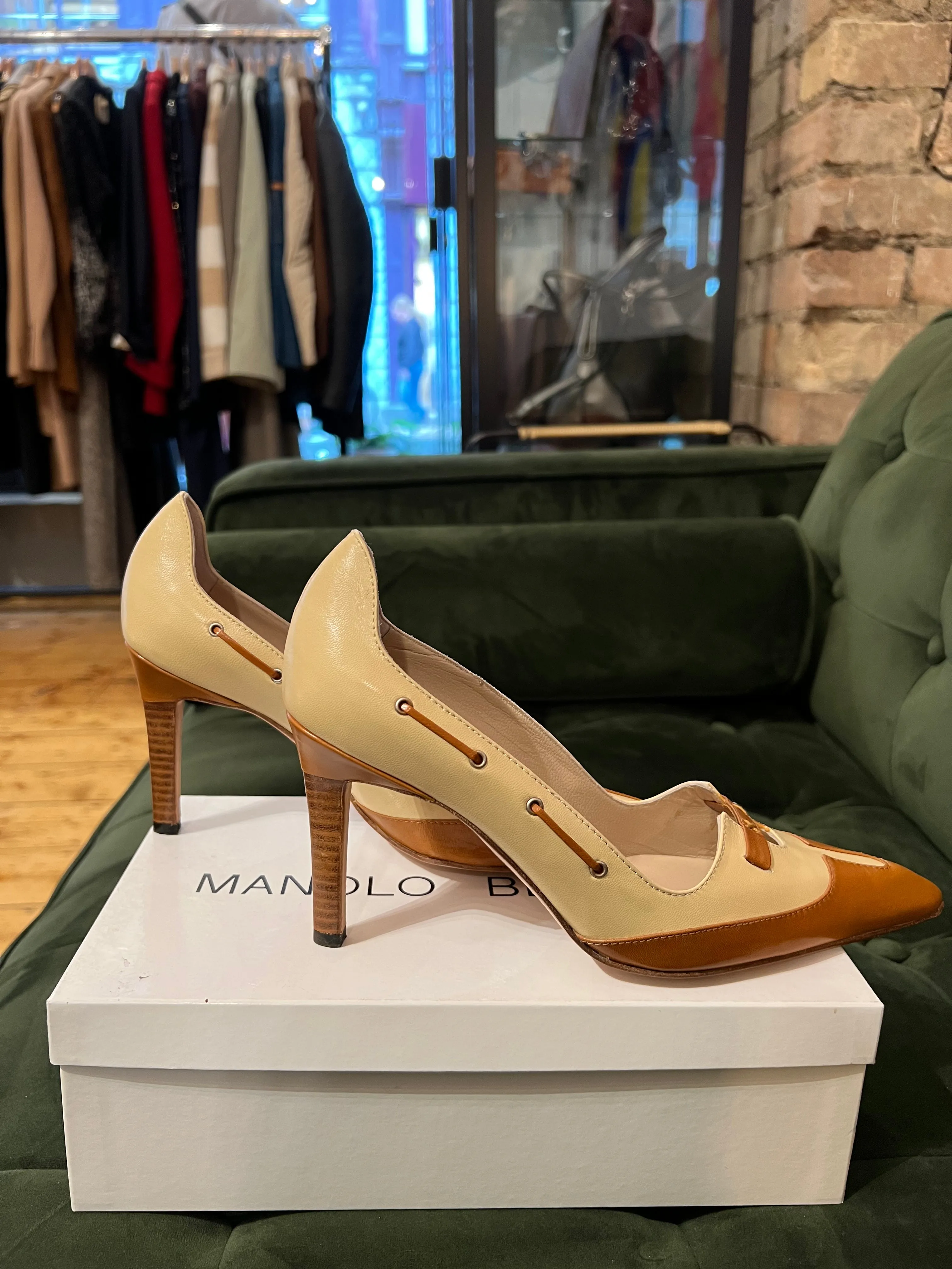 Vintage Manolo Blahnik Cream Leather Shoes - UK 5