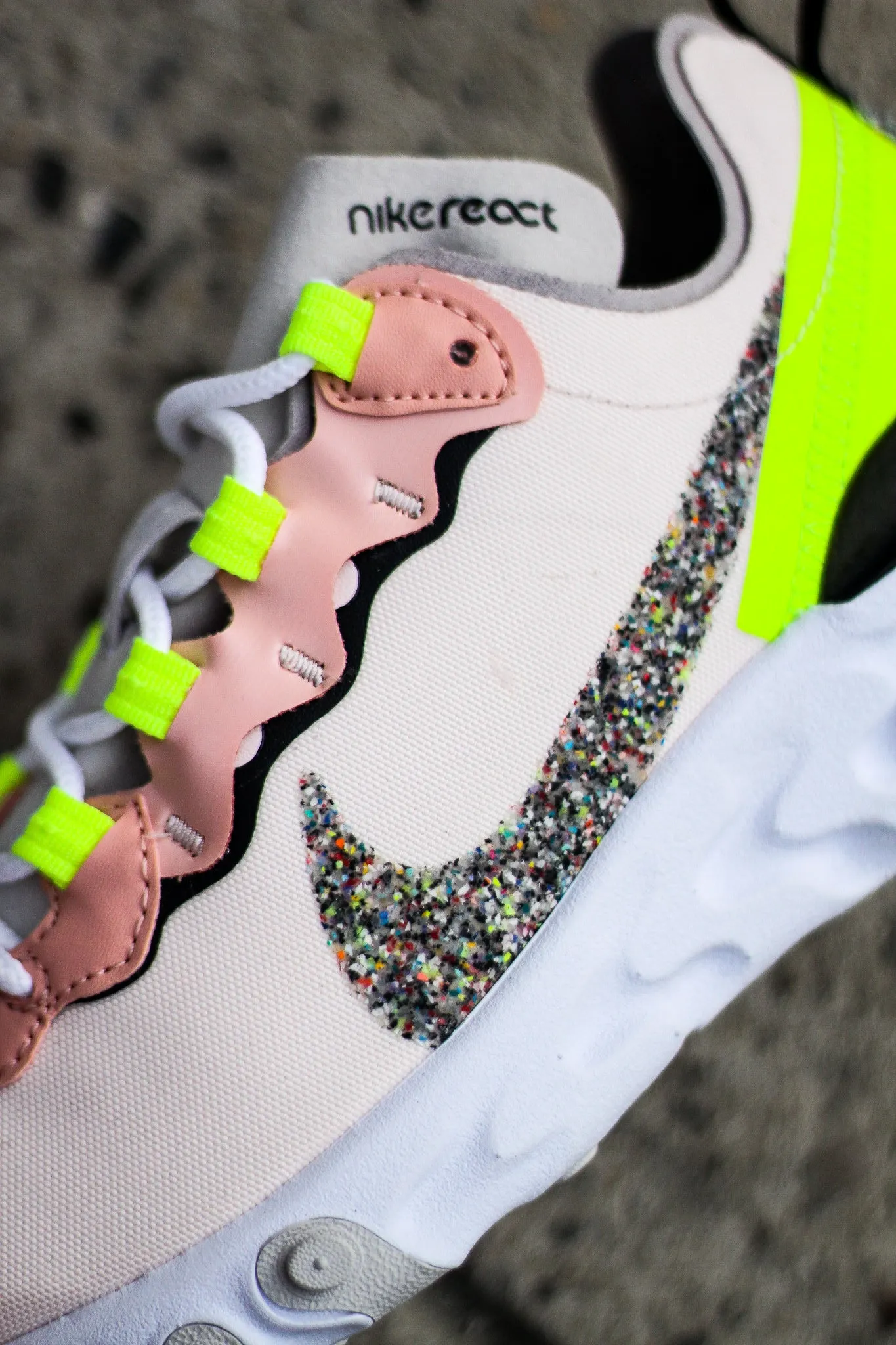 W REACT ELEMENT 55 SOFT PINK